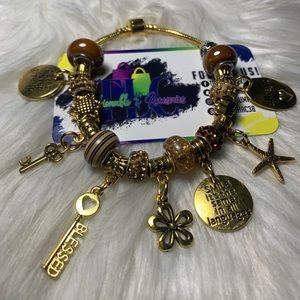Fabdora Bracelet